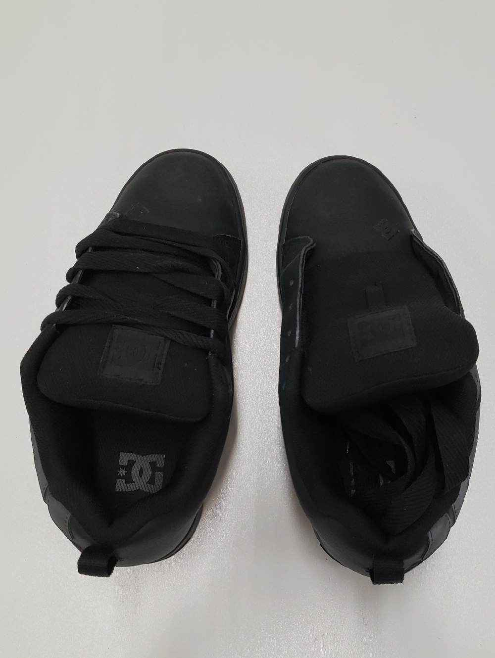 DC- Young Mens Court Graffik Lowtop Shoes, size 8.5 US mens, color black - Picture 2 of 7